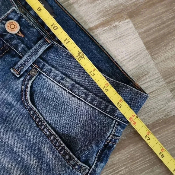 Level 99 Raw Hem Cutoff Jean Shorts - Picture 3 of 7